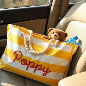 Bolsa de lona a rayas personalizada Uionen con bordado de nombre, bolsa de compras de primavera para mujer, con dos asas y parte superior abierta - Product Image 3