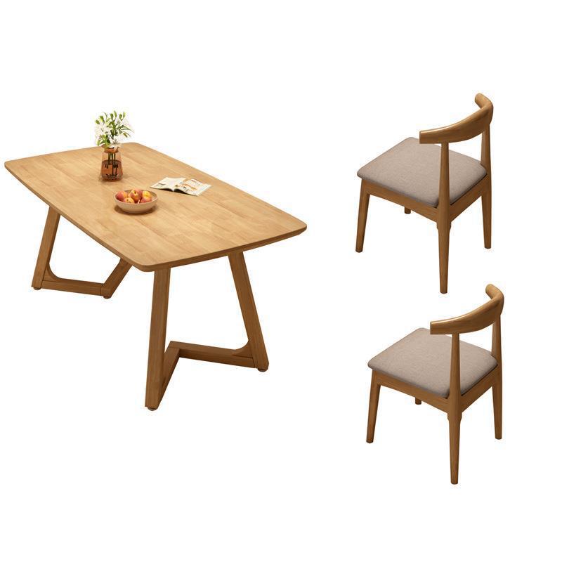 1 table et 2 chaises couleur bois naturel