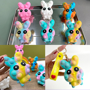 Nuevo Juguete Antiestrés de Silicona 3D con Forma de Conejo y Zanahoria de Pascua, Pelota Relajante para Apretar, para Niños de 3 a 6 Años - Product Image 4