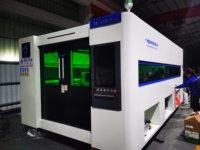 Bon prix pour la machine de découpe laser et graveuse CNC 3015 pour tôles plates 3000W avec porte de sécurité