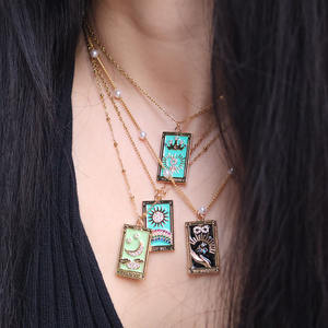 Die Welt Celestial Emaille <span class=keywords><strong>Tarot</strong></span> Halskette Gold Sun Lover Star Moon Magier Anhänger Halskette Mystischer Schmuck - Product Image 3