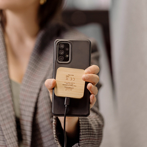 Chargeur sans fil pour téléphone à <span class=keywords><strong>induction</strong></span> rapide 15W en bambou écologique, <span class=keywords><strong>mini</strong></span>, fin, portable, avec logo personnalisé, port Type-C, OTP/OVP - Product Image 2