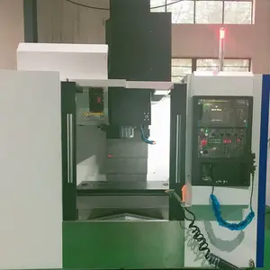 เครื่องกัด CNC แนวตั้ง3แกนเครื่องกัด CNC สำหรับโลหะ