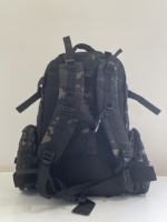 Sac à dos tactique avec fermeture à glissière grande capacité et quatre compartiments doublure en polyester poches latérales en maille pour équipement