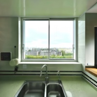 Ventana Corredera de Aluminio Insonorizada de Diseño Moderno con Malla de Seguridad para Balcón y Sala de Estar