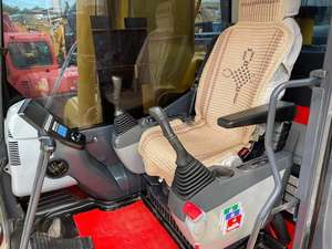 Excavadora Usada Japonesa en Buen Estado, Komatsu Pc200 de 20 Toneladas, Color Amarillo y Negro, en Venta - Product Image 4