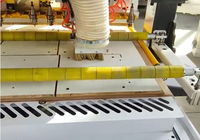 Routeur CNC ATC pour le travail du bois avec plateforme de chargement et de déchargement automatique pour la fabrication de portes en bois et de meubles à panneaux fins