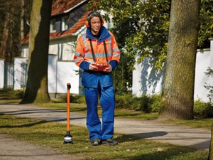 เครื่องตรวจจับการรั่วไหลของน้ำใต้ดิน AQUAPHON A200 GNSS พร้อมไมโครโฟนตรวจจับเสียงรั่ว สำหรับการควบคุมการสูญเสียน้ำ - Product Image 1
