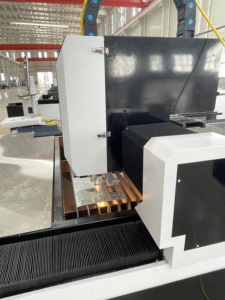 Machine de découpe laser à fibre qui découpe efficacement l'acier inoxydable, l'acier au carbone, l'<span class=keywords><strong>aluminium</strong></span>, l'alliage de cuivre et autres tôles métalliques - Product Image 6