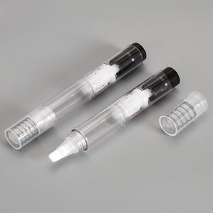 Stylo applicateur de crème pour les yeux 6 ml, boîtier en plastique, pointe roll-on, type à pression, pour usage cosmétique - Product Image 1