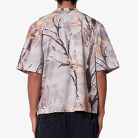 T-shirt décontracté à coupe carrée et épaules tombantes, imprimé artistique, tons neutres, motif Woodland AOP