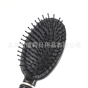 Peigne de massage en caoutchouc de grande taille en plastique pour le soin des cheveux et la stimulation du cuir chevelu à usage domestique - Product Image 2