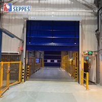 Porte à enroulement rapide et robuste avec cadre en acier et capteur de sécurité pour la circulation des chariots élévateurs dans les usines de fabrication