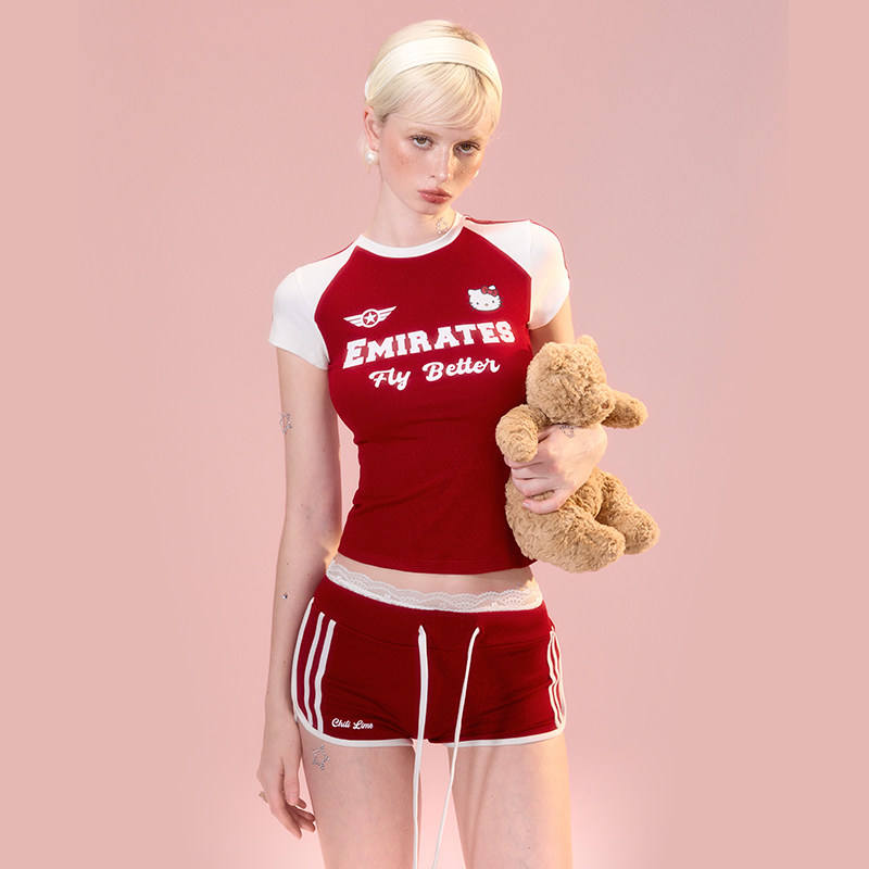 เสื้อยืดสีแดง