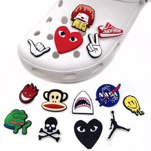 Hebillas de Goma para Zapatos con Diseños de Dibujos Animados, Modernas, Versátiles y Divertidas, con Diseños de Payaso y Tiburón, para Hombres y Mujeres - Product Image 2