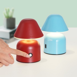 Lampe LED de style nordique en forme de parapluie, design créatif tête de champignon, contrôle tactile, intensité réglable, chargement USB, abat-jour métallique de style minimaliste - Product Image 3