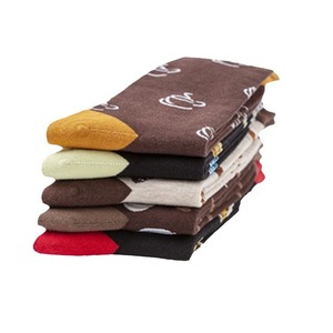 Vente en gros de <span class=keywords><strong>chaussettes</strong></span> en coton tricotées à la mode pour hommes de créateurs avec logo personnalisé <span class=keywords><strong>Chaussettes</strong></span> unisexes imprimées, respirantes, alimentaires, café, vin rouge, bière - Product Image 5
