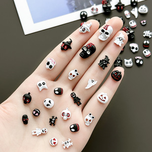 Nouveauté 2026 : Décorations d'ongles en résine effrayantes (fantôme, crâne, citrouille, toile d'araignée) et breloques 3D de dessin animé pour Halloween - Product Image 4