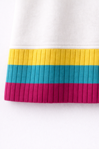 Achetez un gilet sans manches blanc avec fermeture éclair, col montant côtelé et détail de bordure multicolore, veste décontractée légère - Product Image 4