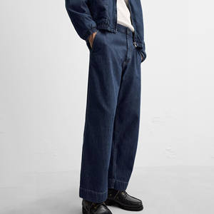 Jeans larghi blu scuro su misura semplici ma non semplicistici mostrano il fascino spensierato ed elegante degli uomini - Product Image 6