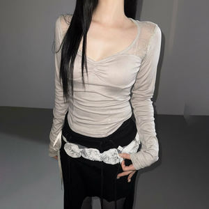 T-shirt en maille à manches longues et col en V pour femme, respirant, écologique, coupe ajustée, avec bordure en dentelle et détails transparents, doux et sexy, couche de base - Product Image 3