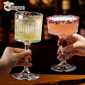 Verre à cocktail transparent gaufré en cristal vintage à longue tige pour mariage et anniversaire - Product Image 4