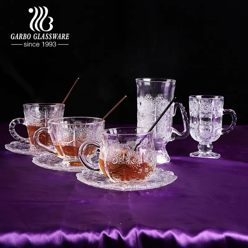 उच्च गुणवत्ता सूरजमुखी embossing डिजाइन उत्कीर्ण के साथ तुर्की चाय कप मग तश्तरी पानी गिलास के साथ सेट संभाल