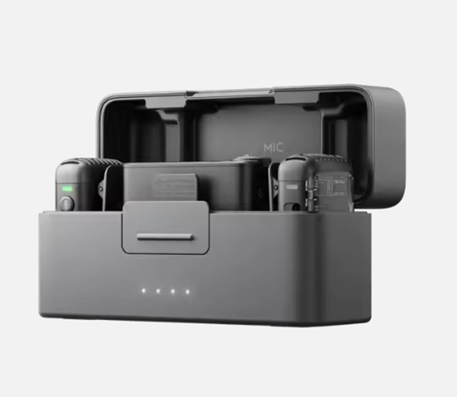 Mic 2 Wireless Transmission High-Quality Audio Recording Microphone Mic 2 (2 TX + 1 RX + Charging Case) 3.5mm TRS Analog Output