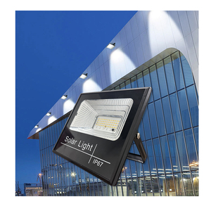 Contrôle de capteur IP67 3000-6500K Source de lumière LED projecteur solaire de jardin en aluminium moulé sous pression - Product Image 1