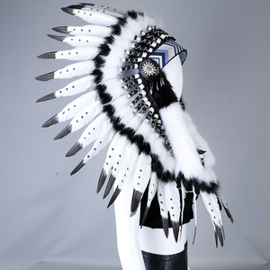 Bandeau en plumes d'inspiration ethnique avec glands perlés Accessoire pour les fêtes et les accessoires de costumes de photographie - Product Image 2