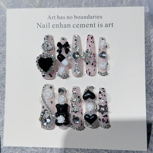 Großhandel Y2K Handgefertigte Acryl Luxus Herz-Print Aufklebenägel Rote Französische Nägel Glänzende Silber Glitzer Künstliche Nägel - Product Image 6