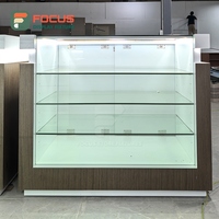 Vitrine de présentation en verre trempé verrouillable avec éclairage LED, cadre en bois robuste et écologique, unité de comptoir à étagères personnalisables