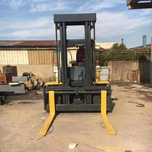รถยกอเนกประสงค์ โคมัตสึ FD100 ขนาด 10 ตัน เหมาะสำหรับโรงงาน ลานขนถ่ายสินค้า - Product Image 3