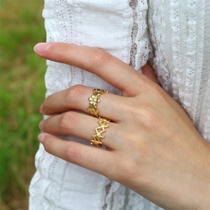 Anillo de Dedo Ajustable de Acero Inoxidable Chapado en Oro con Diseño de Flor y Estrella, Estilo Vintage para Mujer - Product Image 2