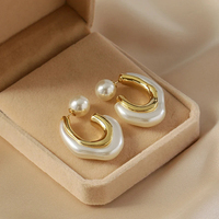 BLLYF083-TE Anting Mutiara Imitasi Geometris Bentuk C Tidak Beraturan Sederhana Perhiasan Vintage Temperamen Wanita Aksesori Harian