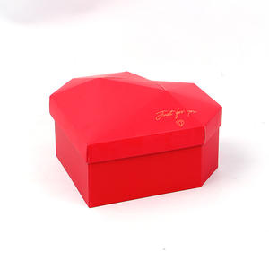 Juego de caja de flores en forma de corazón especial tridimensional Embalaje de piel de tres piezas para flores Cubo de abrazo Caja de regalo Caja de recuerdo - Product Image 2