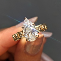 Bague de fiançailles solitaire en moissanite taille poire en argent sterling 925 avec une alliance à maillons cubains – Vente en gros