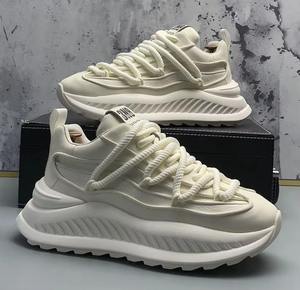 รองเท้าผ้าใบผู้ชายทรงสูงแบบมีพื้นเสริม รุ่นใหม่ ระบายอากาศได้ดี สไตล์ลำลอง สปอร์ต แบบผูกเชือก เพิ่มความสูง ตามเทรนด์แฟชั่น - Product Image 1