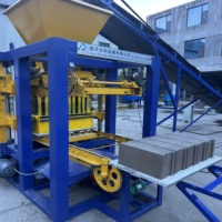 Machine à blocs hydraulique QT4-24 avec une construction solide et durable