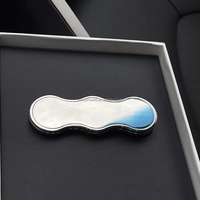 Fabricants sur mesure OEM diffuseurs d'arômes Clips Parfum de voiture Parfum en alliage de zinc Rafraîchisseur d'air pour voiture Clip pour bouche d'aération Diffuseur de parfums