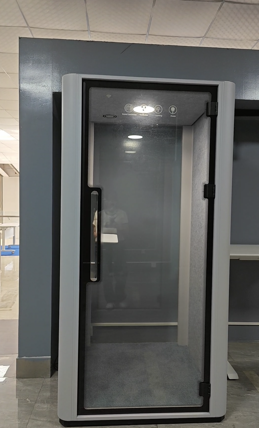 แฟชั่นสีเทา + สีเทาเข้ม