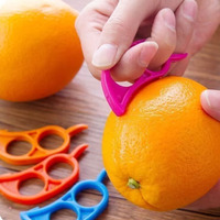 Schattige muisvormige plastic citrus schiller, handzaam met ring voor de vinger, herbruikbaar, draagbaar, makkelijk schoon te maken, keuken gadget