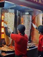 Machine à kebab Doner commerciale 3 brûleurs à gaz Grill Shawarma robuste pour camions de nourriture
