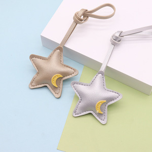 Colgante de Cuero Creativo para Equipaje, Ropa o Coche, con Diseño de Estrella de Cinco Puntas Tridimensional, Luna y Estrella de la Noche, Estilo Moderno y Sencillo - Product Image 5