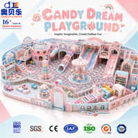 Aire de jeux intérieure personnalisée pour enfants, thème Bonbons Rêveurs, avec toboggan, piscine à balles, structure d'escalade, carrousel et jeux de rôle