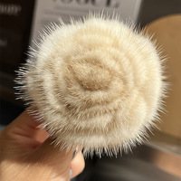 Broche en fourrure de vison haut de gamme pour femme, fleur de rose, épingle à chandail, accessoires d'hiver, décoration de vêtements, écharpe