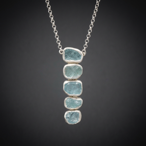 Colgante de Plata de Ley 925 con Gema Natural de Aguamarina en Bruto, con Engaste de Bisel, Joyería de Diseño - Product Image 3