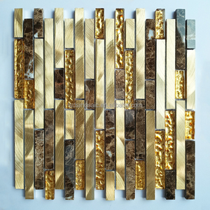<span class=keywords><strong>Mosaico</strong></span> in Vetro Laminato <span class=keywords><strong>a</strong></span> Forma di Striscia Lunga Color Oro, Design Moderno per Decorazione Interna, Piastrelle Murali Miste in Marmo - Product Image 2