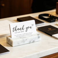 Porte-cartes de visite moderne en marbre blanc naturel gravé, support de bureau personnalisé avec logo pour la décoration de table à la maison