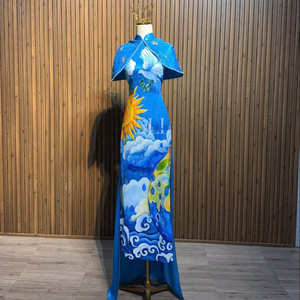 Robe Colonne Élégante en Soie avec Manches Courtes pour Femme – Luxe Minimaliste pour Femme au Vietnam - Product Image 1